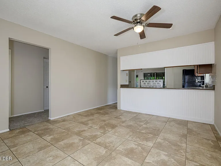 927 E Millard Ct — Photo 11
