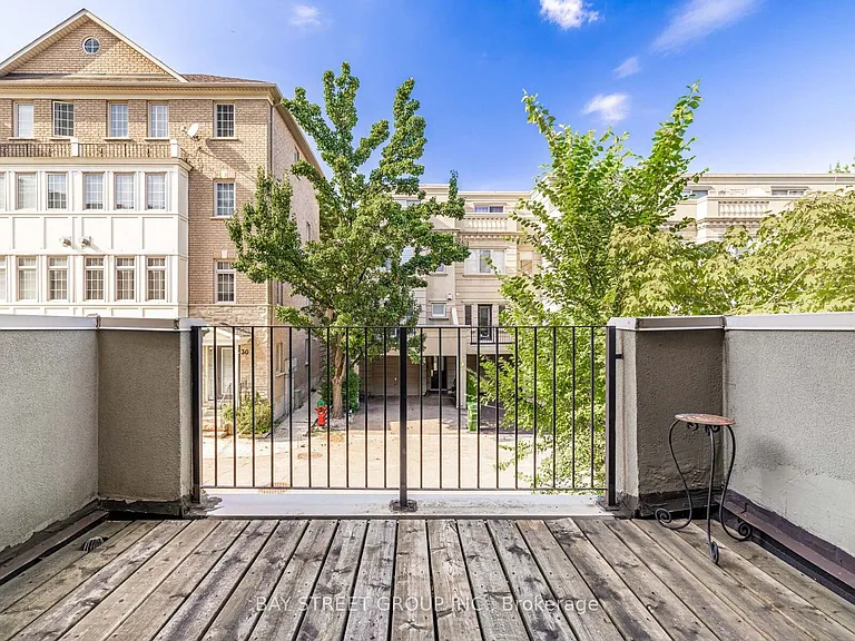 35 William Poole Way — Photo 37