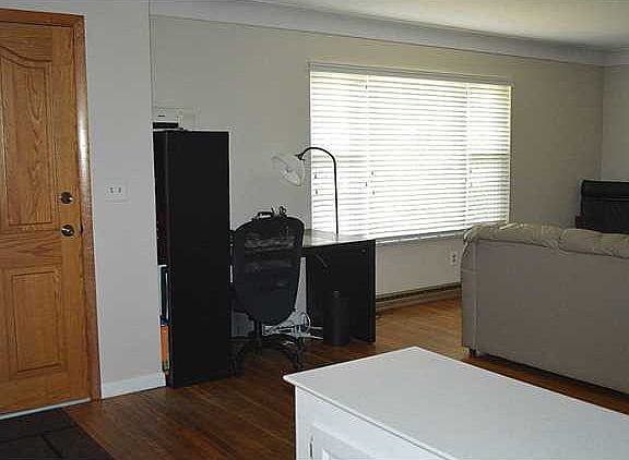 4th image of 1016 Clark St