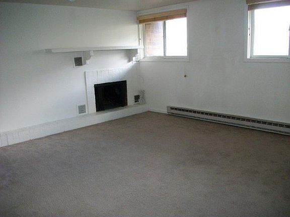 4th image of 54 Columbine Cir #B11