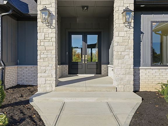 5th image of 2786 S Kings Way