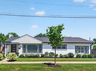 1050 Cedar St, Park Ridge, IL 60068
