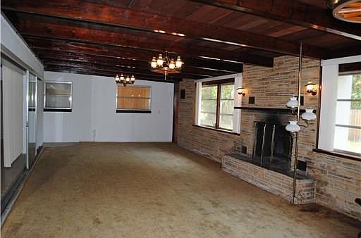 3rd image of 15236 Avalon Ave