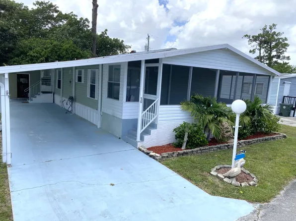 56 Lisa Ln, Lake Worth, FL 33463