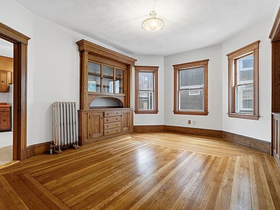 2nd image of 39 Harlow St #1