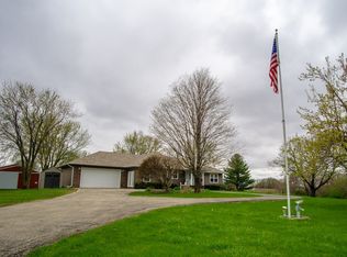 8201 W Ridgeway Ave, Cedar Falls, IA 50613