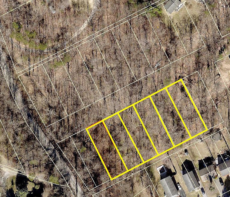 1st image of 900 Sparrow Ln