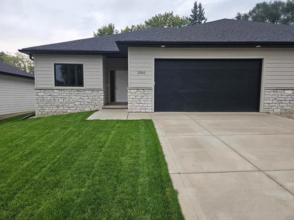 2505 Hinrich Ct, Sioux City, IA 51103