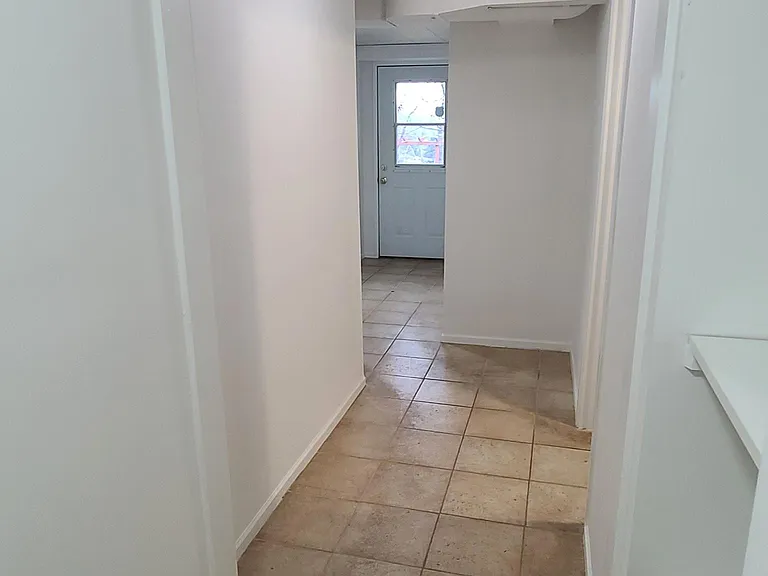 10502 Victory Ln NE #B — Photo 18