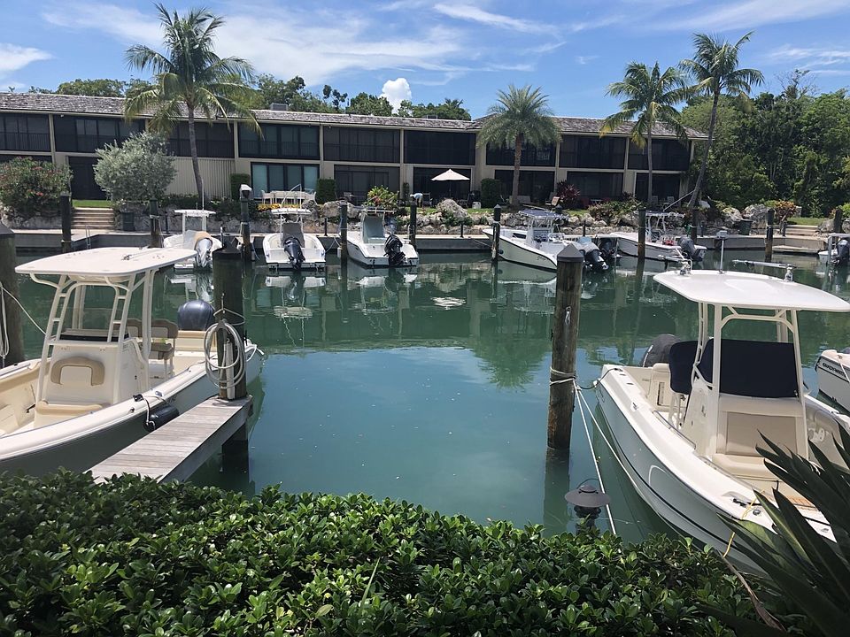 BoatSlipInProtectedMarina