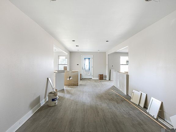 3rd image of 842 N 12th St
