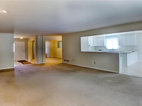 5th image of 785 Premiera Dr