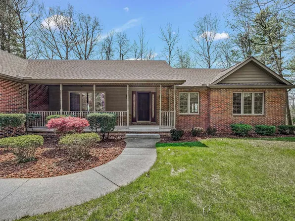 3114 E Beechwood Dr, Midland, MI 48640