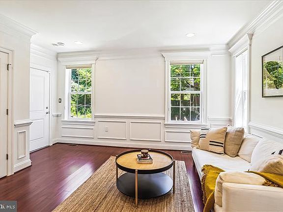 4th image of 5231 Connecticut Ave NW #102