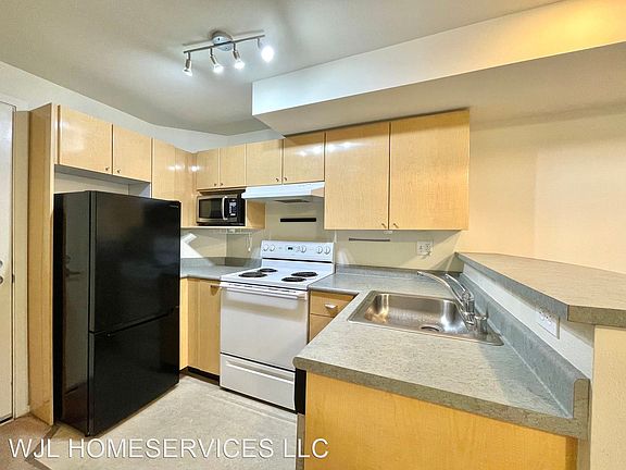 4th image of 425 Vine St APT 402