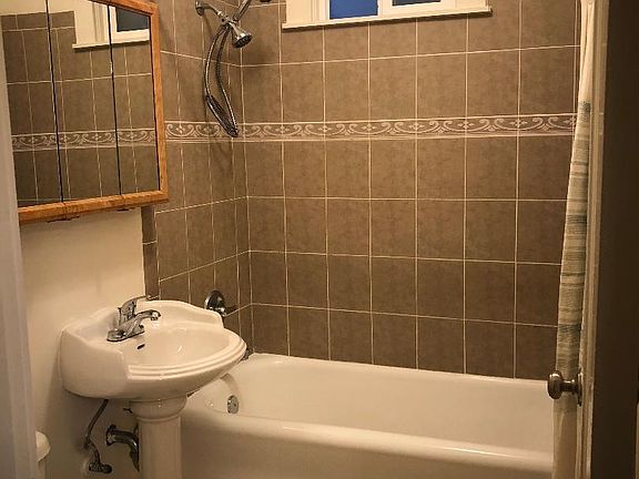 5th image of 2695 Greenwich St