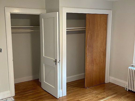 2 closets - Bedroom 