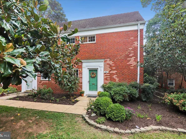 3118 Wellington Rd, Alexandria, VA 22302