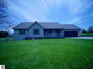 6129 London Dr, Traverse City, MI 49685