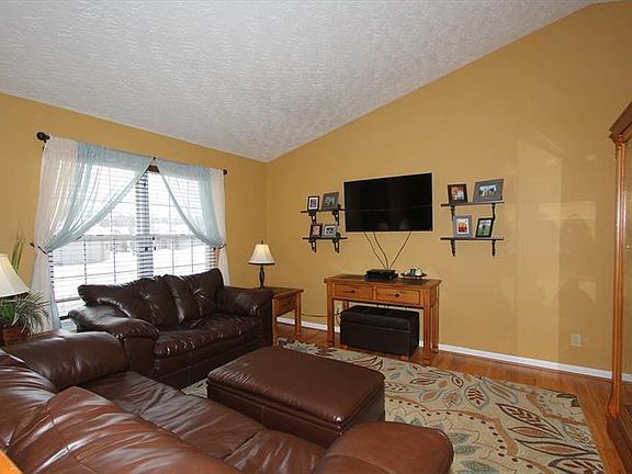 2nd image of 129 Indian Creek Dr
