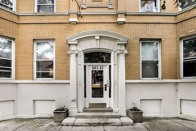 1st image of 1441 W Waveland Ave #1E