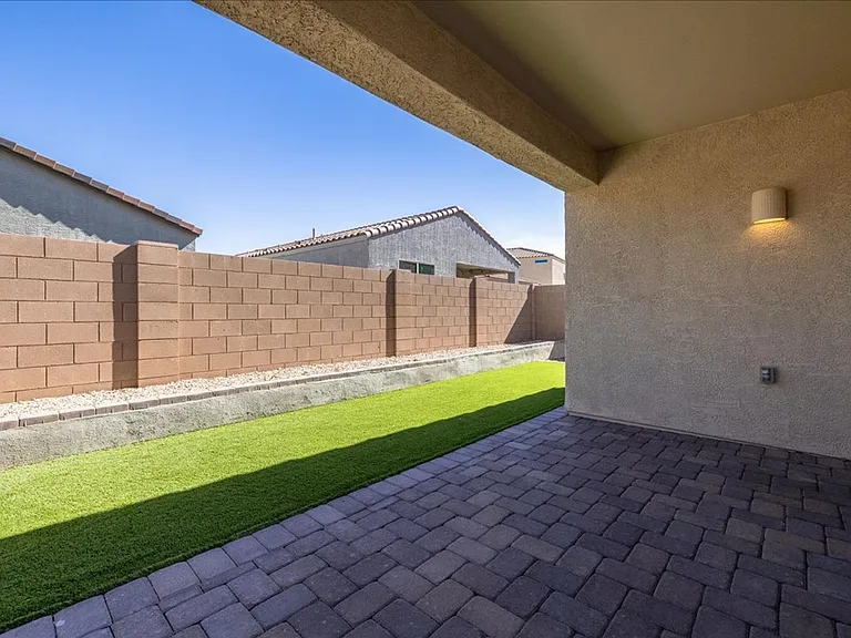 7453 S Via Plaza Del Maya — Photo 24