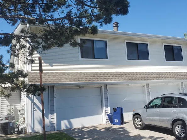 226 N Waterford Dr #12D, Schaumburg, IL 60194