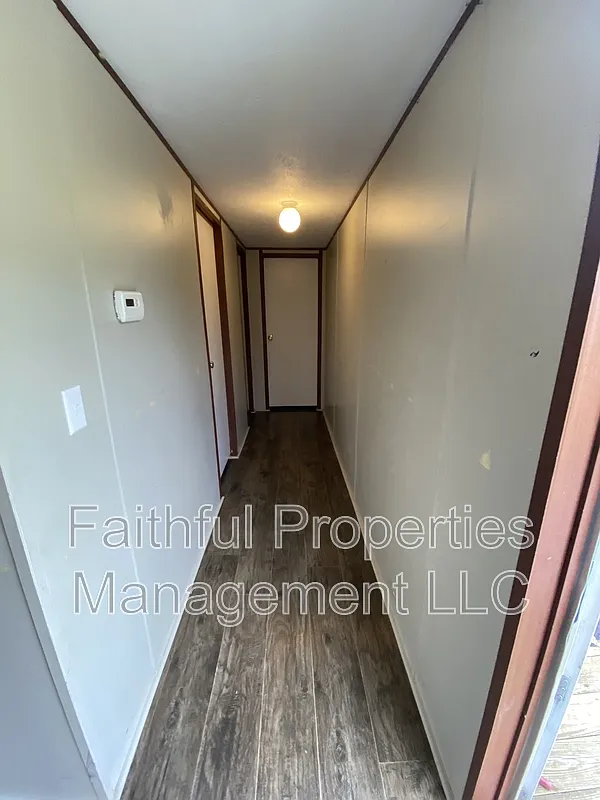 3 bed, 2.0 bath, 924 sqft, $1,195 — Photo 4