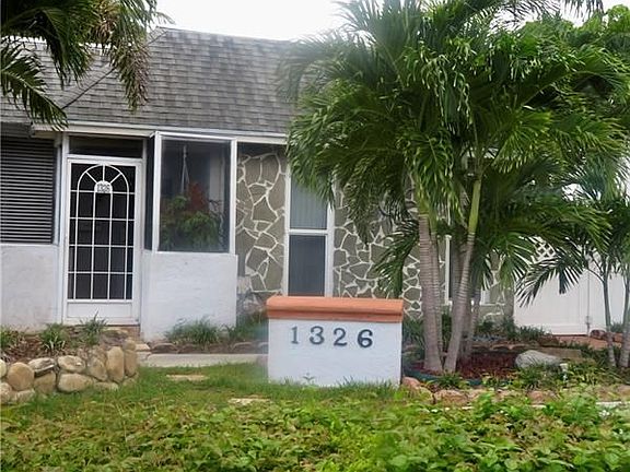 3rd image of 1326 Silverado Dr