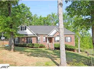 215 Pine Dr, Simpsonville, SC 29681