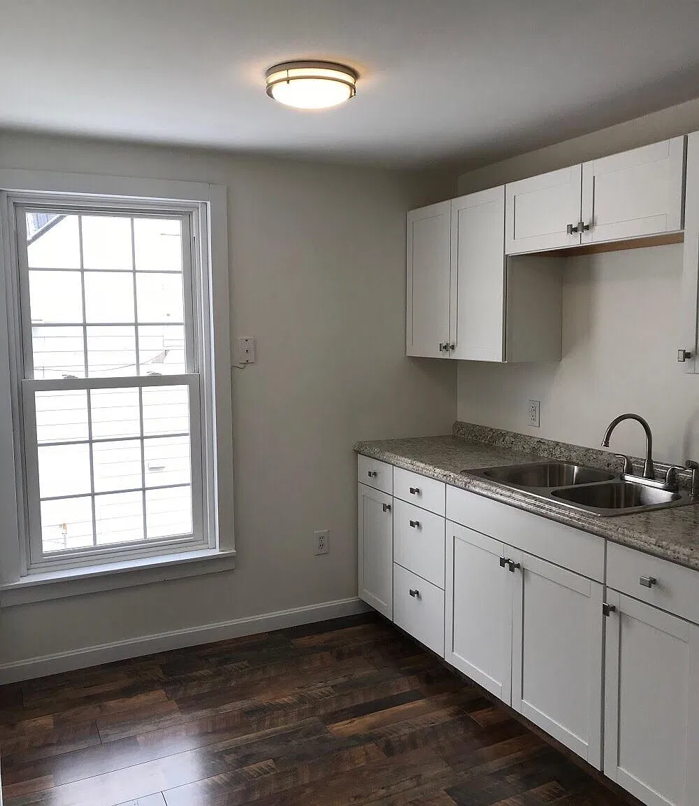 46 Upper Welden St — Photo 1