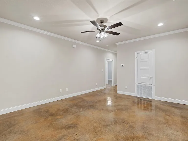 2409 Sloan Cir #A — Photo 15