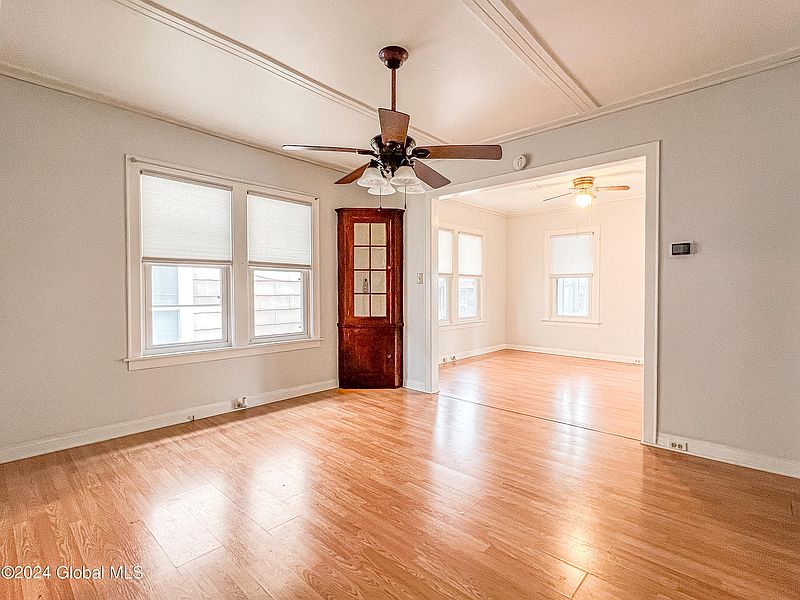 5th image of 1539 7th Avenue