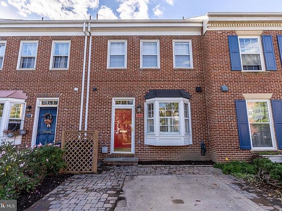 5th image of 207-207 S West St