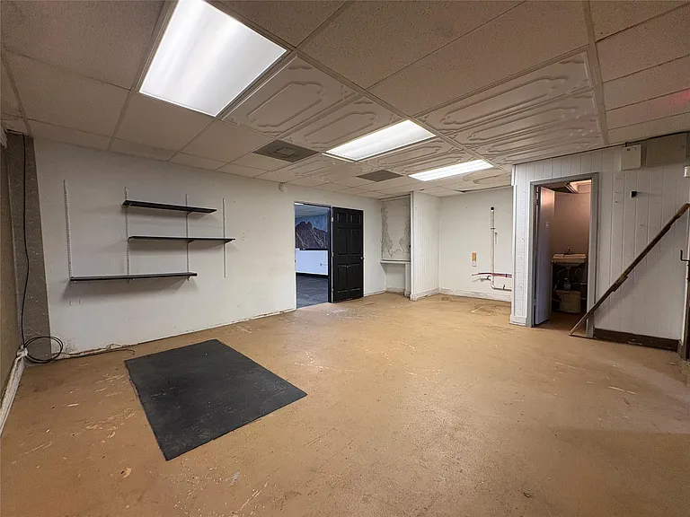 2217 Avenue G — Photo 8