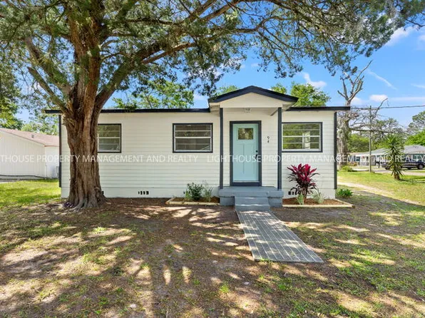 94 Lewis St, Atlantic Beach, FL 32233