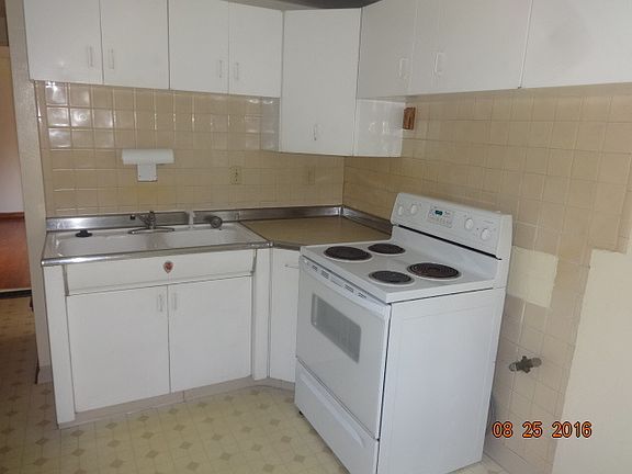 2nd image of 143-145 W Lakeview Ave #143