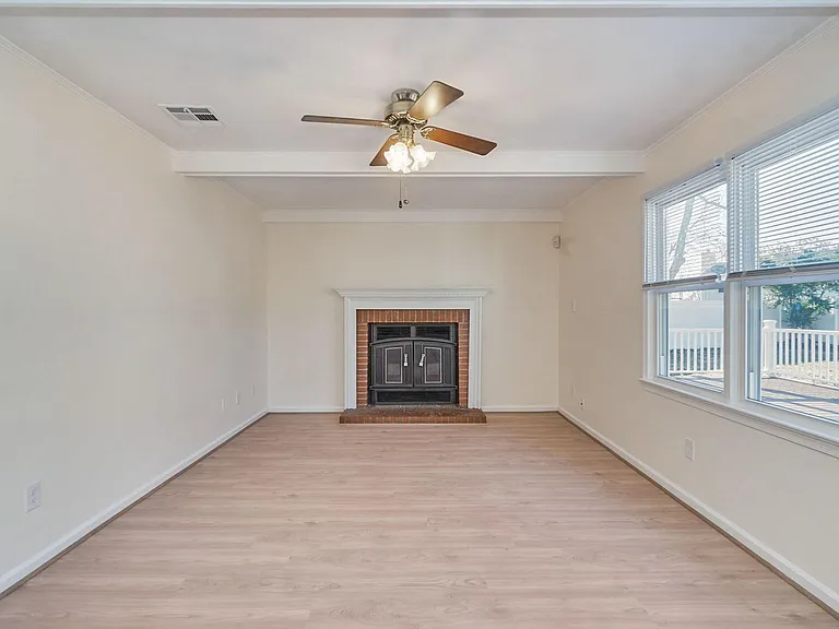 1221 Garth Ct — Photo 11