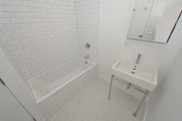 Rented by Aether Property Group | media 14