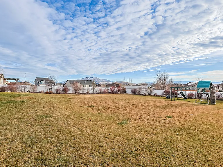 2098 E Elkhorn Rd — Photo 46