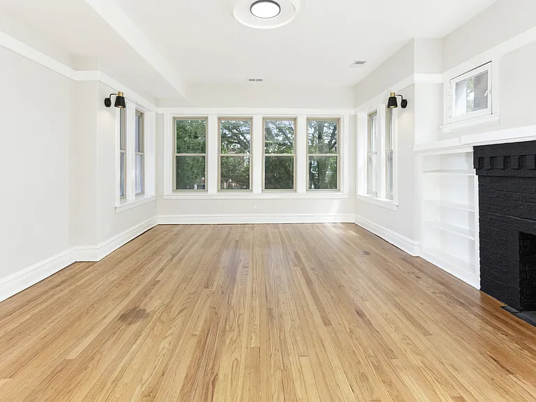 4819 W Barry Ave #2 — Photo 3