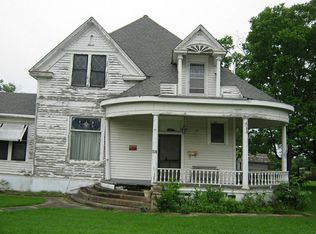 503 N 10th St, Navasota, TX 77868