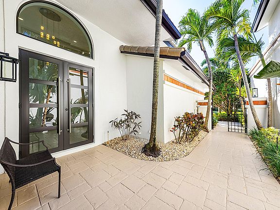 3rd image of 6547 Via Rosa