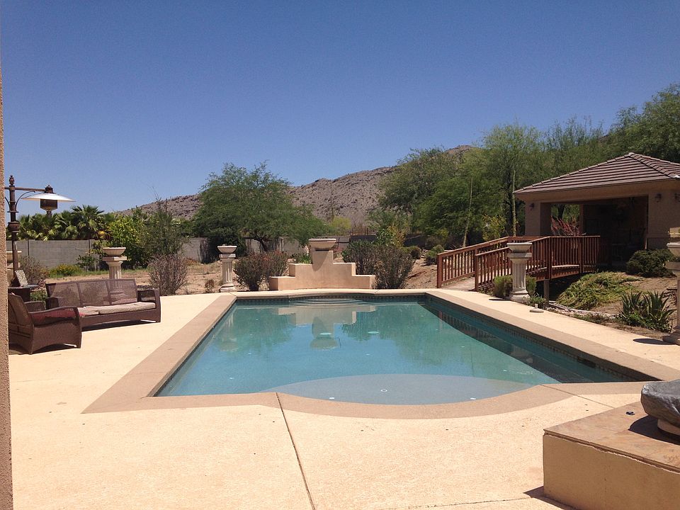 2nd image of 2913 E Desert Ln