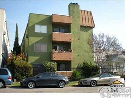 2nd image of 1748 N Kenmore Ave APT 102