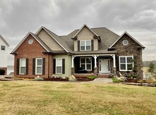 150 Hirst Cir, Lenoir City, TN 37772