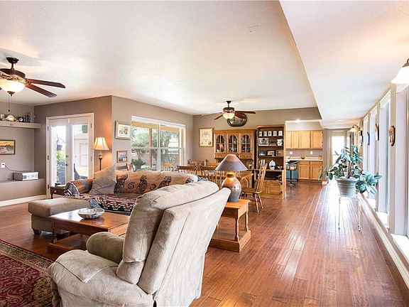 4th image of 1836 Andalucia Dr