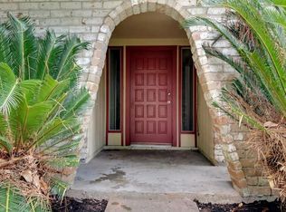 12102 Pine Knoll Dr, Houston, TX 77099