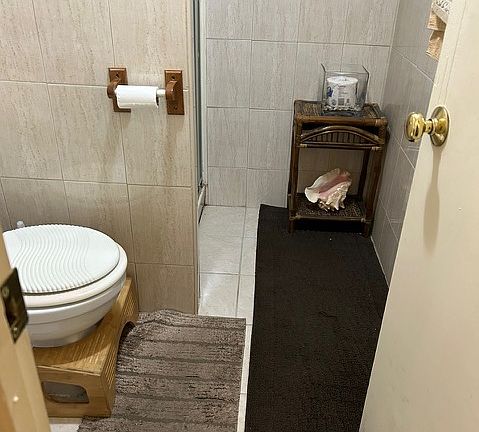 4th image of 250 Fredrick Ave #1