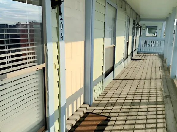 920 W Lagoon Ave #B-204, Gulf Shores, AL 36542